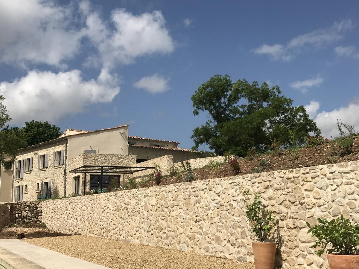 Chut ! C'Est Ici Hotel Venelles Exterior photo